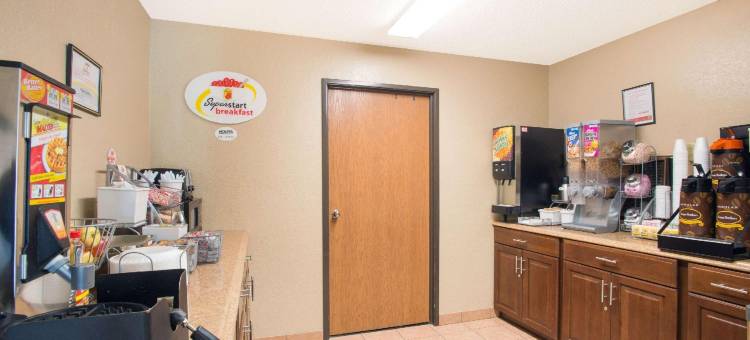 马塞纳温德姆速8酒店(Super 8 by Wyndham Massena NY)图片