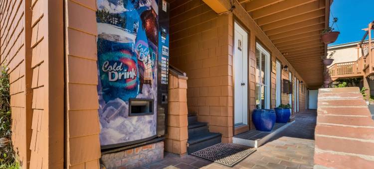 卡梅尔奥克斯凯隆精选酒店(Clarion Collection Carmel Oaks Inn)图片