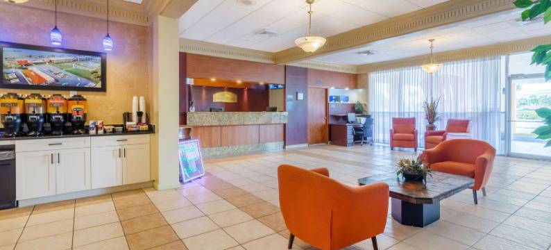 莱克兰豪生酒店(Howard Johnson by Wyndham Lakeland)图片