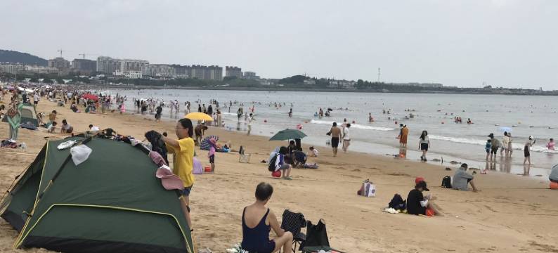 嗨夜市近海洋公园荷疃海鲜平价市场三居室公寓(济南路分店)图片