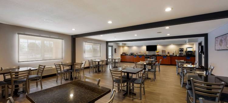 勒莫尔贝斯特韦斯特套房酒店(Best Western Inn  Suites Lemoore)图片