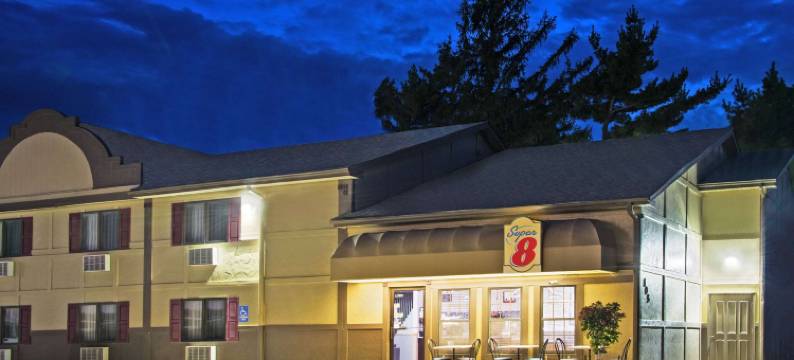 佩拉温德姆速8酒店(Super 8 by Wyndham Pella)图片