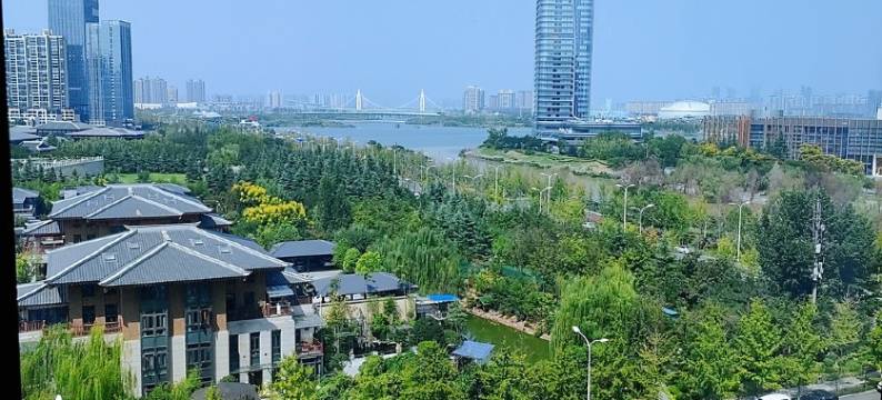 晨曦Lucky公寓(欧亚一路分店)图片