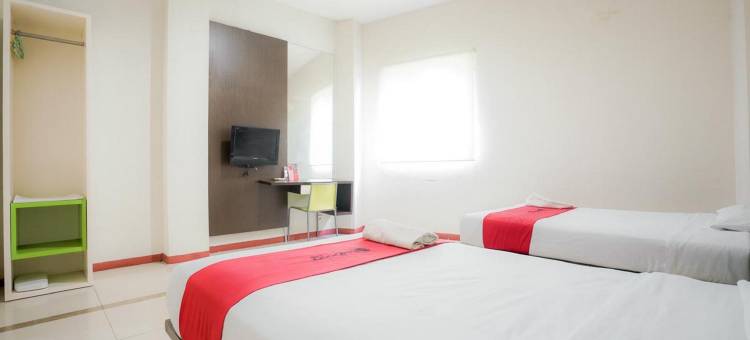 红多兹酒店-近佩德海滩(RedDoorz near Pantai Pede)图片