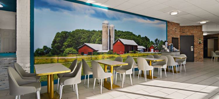 凯隆布卢明顿 - 诺尔玛罗德威酒店，近 I-55 及大学(Clarion Pointe Bloomington-Normal Near I-55 and University)图片