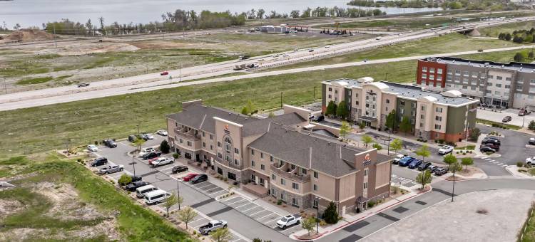 布赖顿丹佛东北医疗中心舒适套房酒店(Comfort Inn & Suites Brighton Denver NE Medical Center)图片