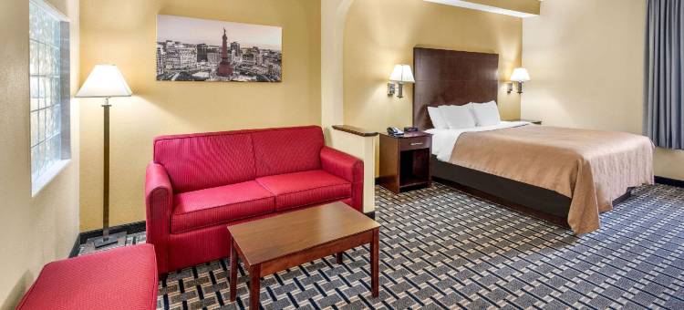 克拉丽奥西北套房酒店(Clarion Inn & Suites Northwest)图片