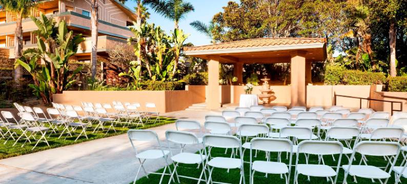 本图拉港福朋喜来登度假酒店(Four Points by Sheraton Ventura Harbor Resort)图片