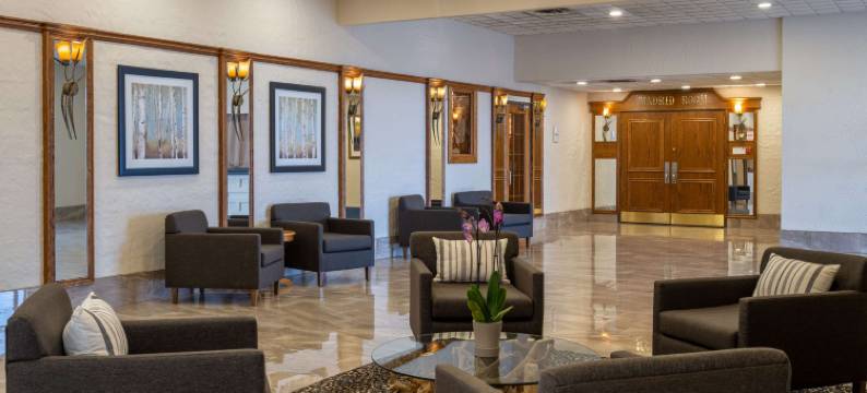 雷霆湾艾尔兰德温德姆华美达酒店(Ramada by Wyndham Thunder Bay Airlane Hotel)图片