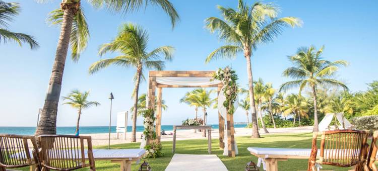 佛得岛海滩万怡度假酒店(Courtyard Isla Verde Beach Resort)图片