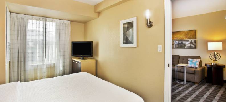 长岛共和机场／法明代尔万豪TownePlace酒店(TownePlace Suites Republic Airport Long Island/Farmingdale)图片