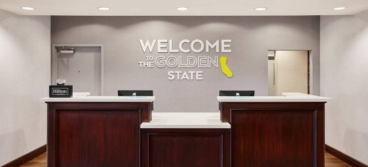 里奇克雷斯特欢朋酒店及套房(Hampton Inn & Suites Ridgecrest)图片