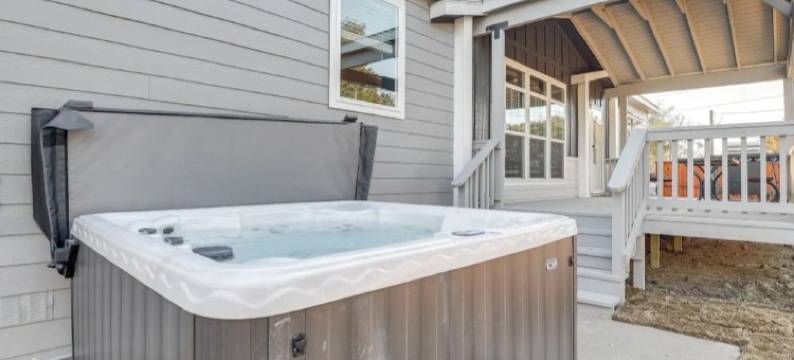 BRAND NEW ON THE WATER WITH HOT TUB, SHARED BOAT DOCK & 7.5 MILES TO ROCKER B!图片