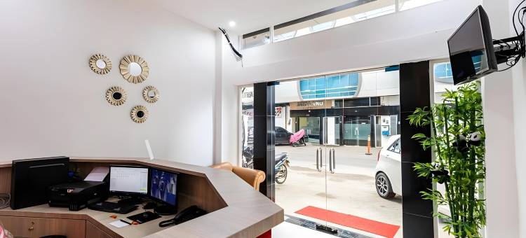 红多兹Plus酒店@棉兰卡塔姆索森特里姆(RedDoorz Plus @ Centrium Katamso Medan)图片