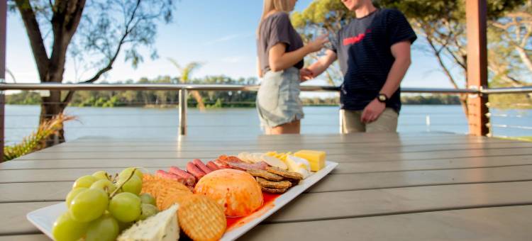 BIG4伦马克滨河假日​​公园酒店(Big4 Renmark Riverfront Holiday Park)图片