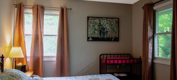 巨大庄园带室内热水浴缸和台球桌(Huge Manor w Indoor Hot Tub and Pool Table)图片