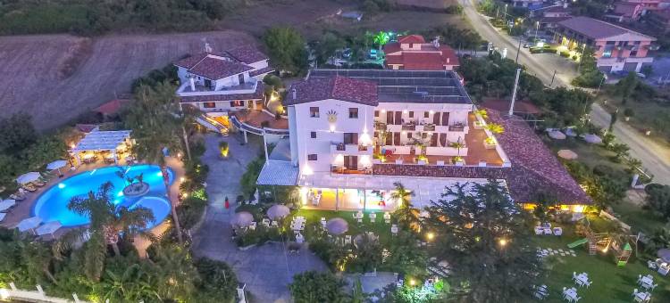 卡拉布里亚拉布索拉酒店(La Bussola Hotel Calabria)图片