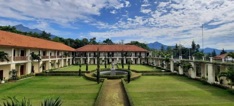 沙拉笛加埃莫里克萨里布普提酒店(D'Emmerick Salib Putih Hotel Salatiga)图片