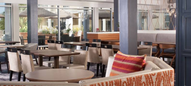 查尔斯顿水岸万怡酒店(Courtyard Charleston Waterfront)图片