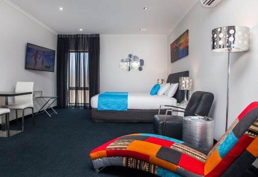 Junction MotelHotel Overview