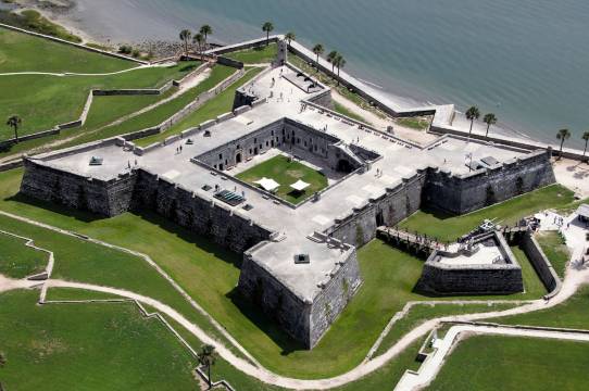 圣奥古斯丁希尔顿逸林酒店-历史街区(DoubleTree by Hilton St. Augustine Historic District)