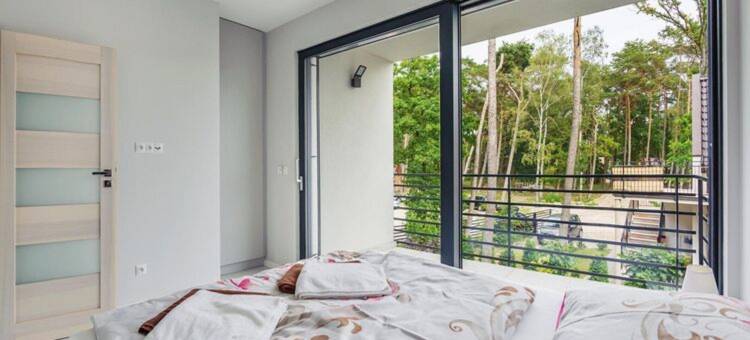 带花园和泳池的两层度假屋(2-Story Holiday Home with a Garden and a Pool)图片