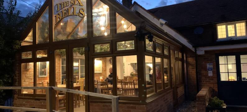 六铃酒店(The Six Bells)图片