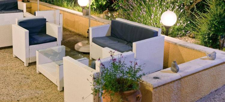 洛吉斯米斯特拉尔酒店 - 餐厅 - 蒙特利马尔南(Logis Hôtel le Mistral - Restaurant - Montélimar Sud)图片