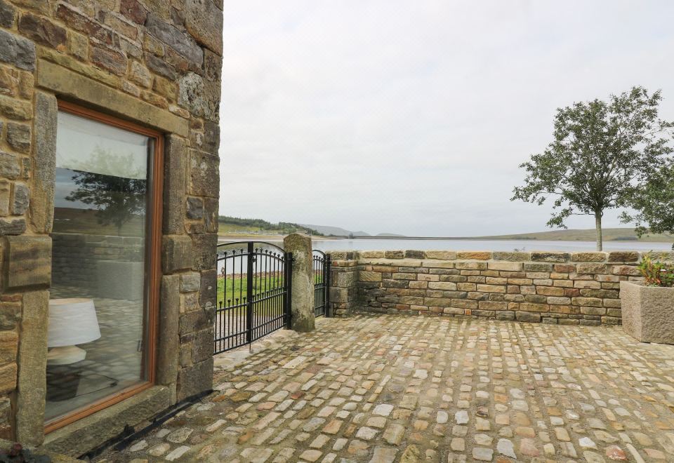 Snave Barn Hotel Overview