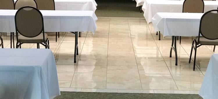 罗切斯特希尔斯戴斯套房酒店(Days Inn & Suites by Wyndham Rochester Hills MI)图片