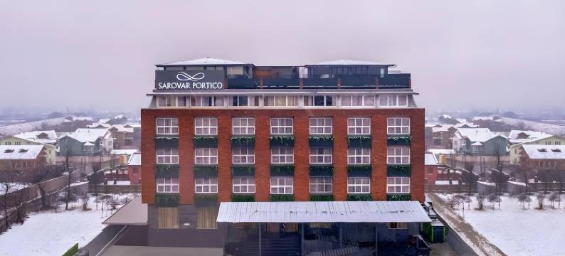斯利那加萨罗瓦尔门廊酒店(Sarovar Portico Srinagar)图片