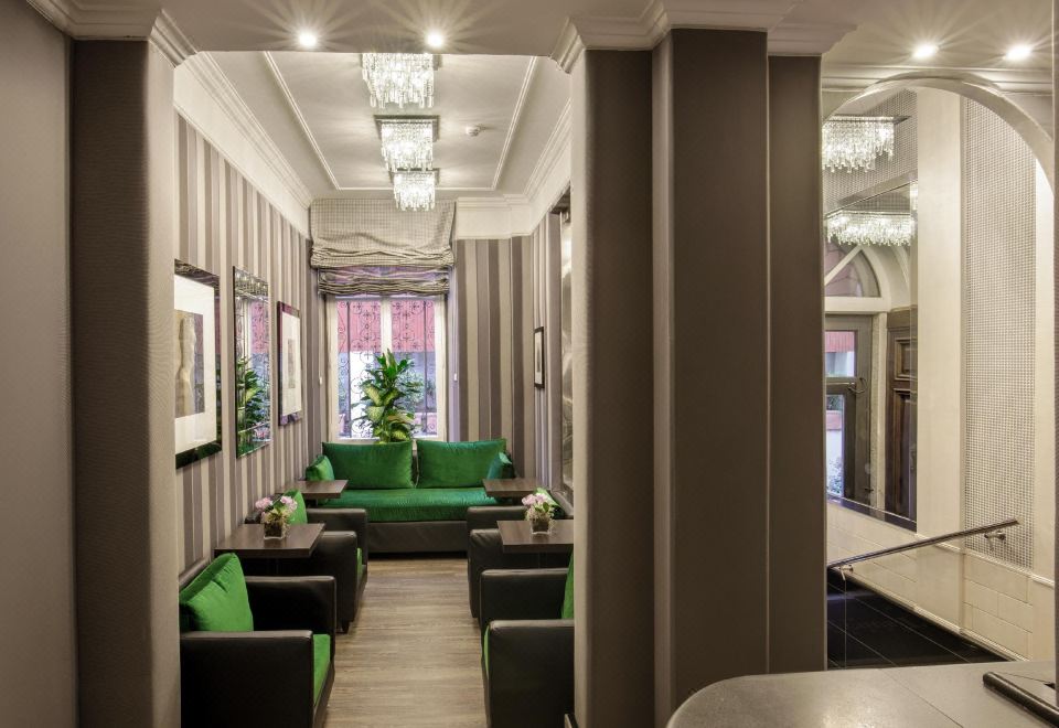 Hotel Royal Court Hotel Overview