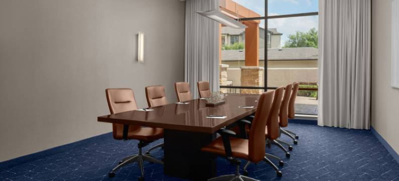 休斯顿金伍德万怡酒店(Courtyard Houston Kingwood)图片