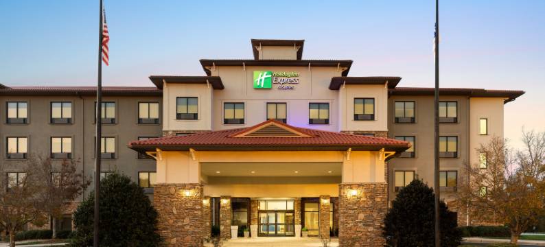 智选假日套房酒店列克星敦的NW -葡萄园(Holiday Inn Express & Suites LEXINGTON NW-THE VINEYARD by IHG)图片