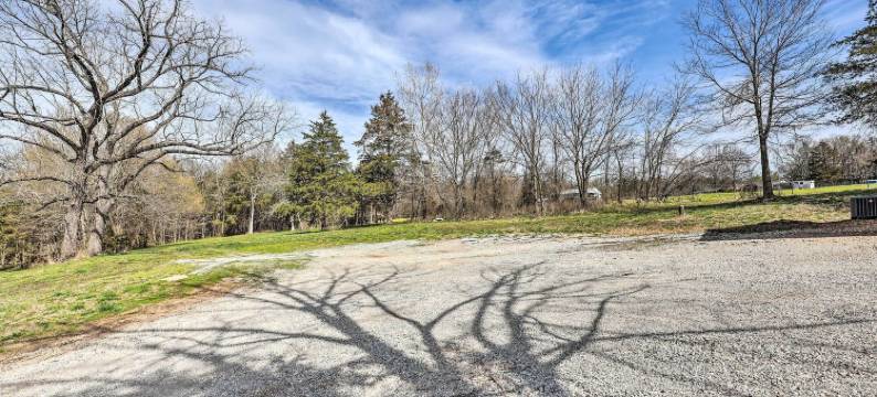 尤里卡泉区家园 w/ 阳台，烧烤炉！(Eureka Springs Area Home w/ Porch, Grill!)图片