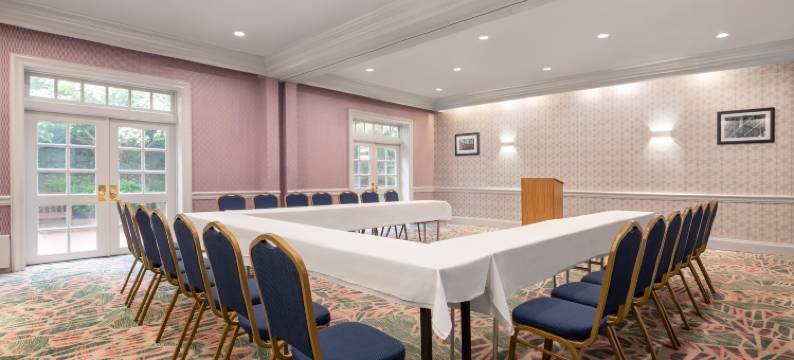 斯坦福德欢朋套房酒店(Hampton Inn & Suites Stamford)图片