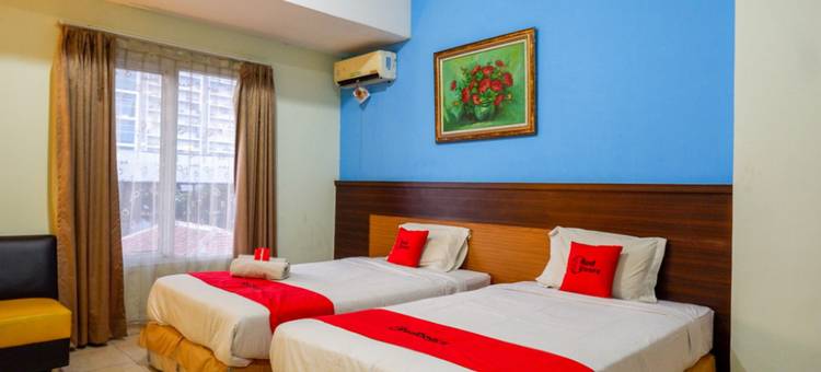 Pineapple Mansion Solo Mitra RedDoorz Near RS Jih Solo图片