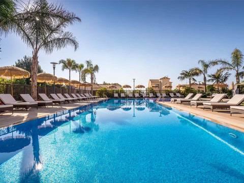 拉努西亚巴塞罗希尔斯酒店