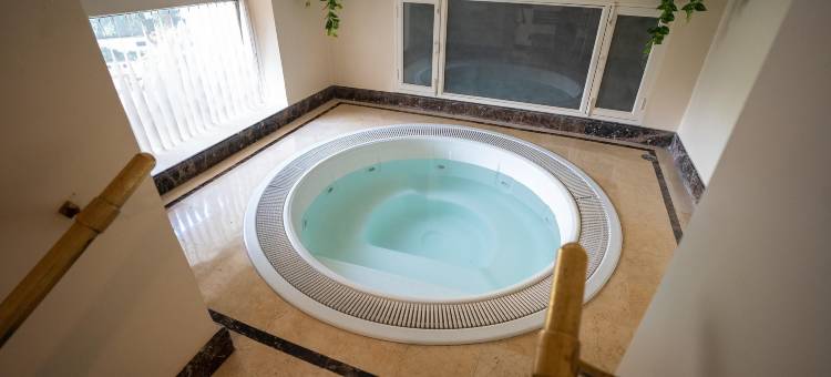 贾朗达尔丽筠酒店(Radisson Hotel Jalandhar)图片