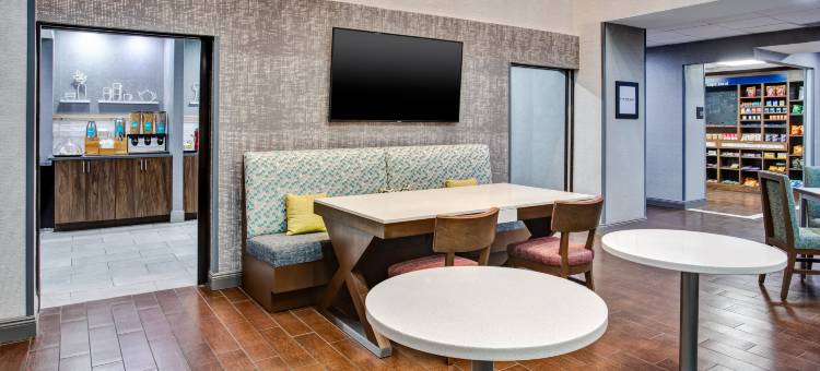 珊瑚角/麦尔兹堡欢朋酒店(Hampton Inn & Suites Cape Coral/Fort Myers Area)图片