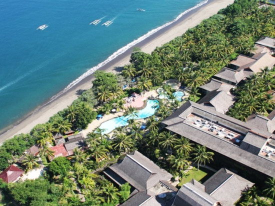 扎亚卡特龙目岛海滩饭店