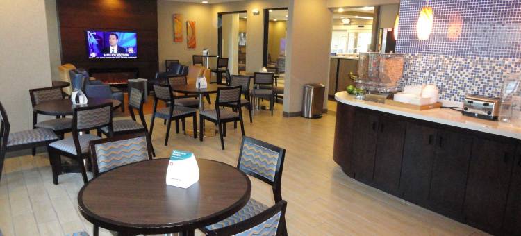 米德兰美茵斯坦套房酒店(MainStay Suites Midland)图片