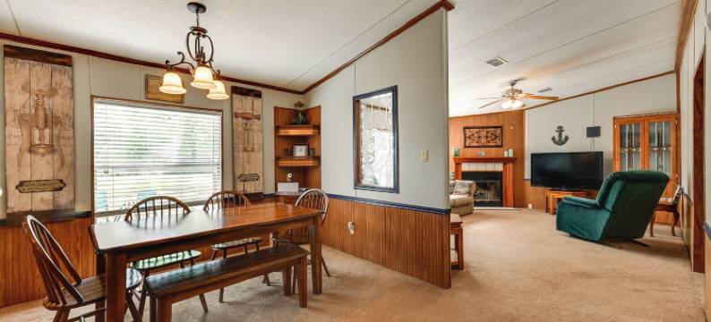 距海滩通道5个街区：桑德斯岛度假屋！(5 Blocks to Beach Access: Sanders Island Getaway!)图片