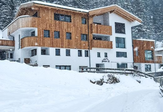 Apart 14 Hotel Overview