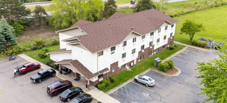 密歇根兰辛OYO超级旅馆(Super Inn by OYO Lansing MI)图片