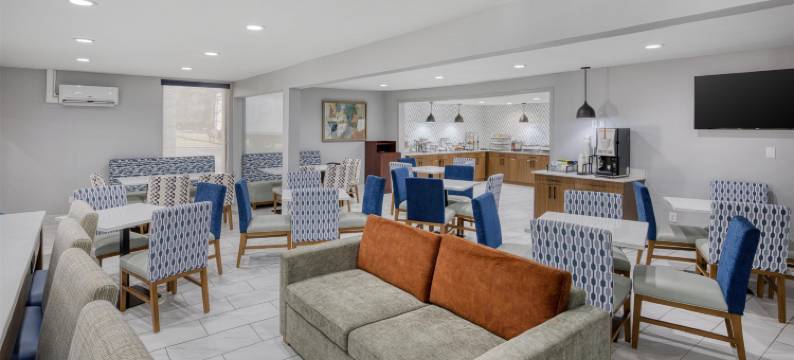 格林斯伯勒-体育场呗盟套房酒店(Best Western Greensboro Coliseum Inn)图片