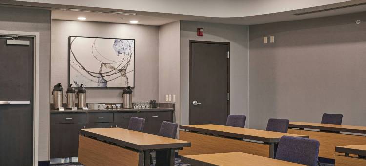 梅德福机场万怡酒店(Courtyard Medford Airport)图片