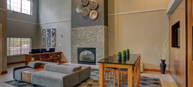 Holiday Inn & Suites 密尔沃基机场(Holiday Inn & Suites Milwaukee Airport)图片