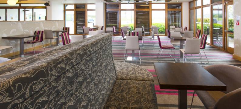 Holiday Inn Express 伦敦 - 森马(Holiday Inn Express LONDON - EPSOM DOWNS by IHG)图片