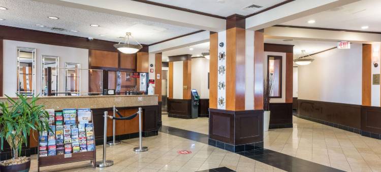 Clarion Hotel & Suites Mount Laurel图片